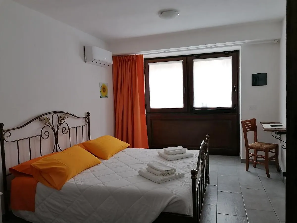 Bed and Breakfast Deiana Santu Lussurgiu Frühstückspension